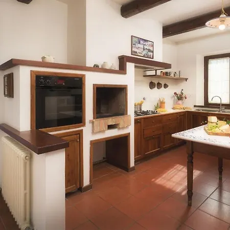 Villa La Panoramica 8, Emma *