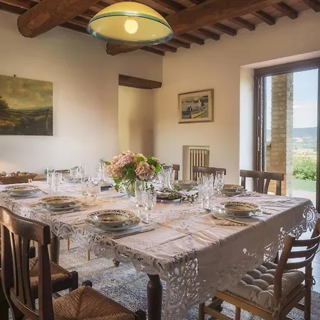 La Panoramica 8, Emma Villa